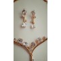Набор нарядный золотистый, серьги и ожерелья с белыми кристаллами
