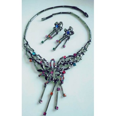  Черненый набор  украшений, серьги висульки и ожерелье, с разноцветными камнями